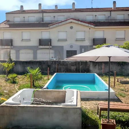 Charming Near With Shared Pool Villa *