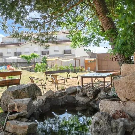 Charming Near With Shared Pool Villa