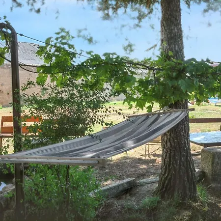 Villa Charming Near With Shared Pool